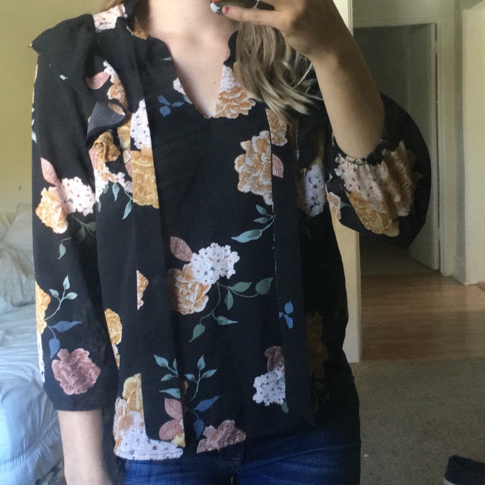 Monteau Floral Top - Picture 8 of 8